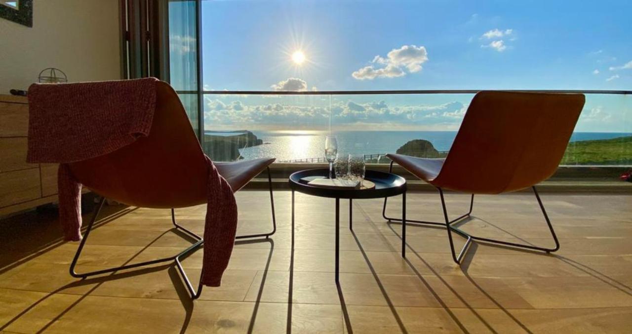Sunset Waves Sea View Apartment Featuring Panoramic Views & Parking New Quay Exterior foto