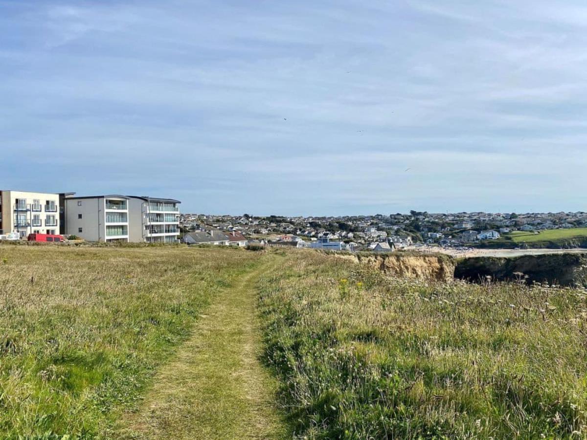 Sunset Waves Sea View Apartment Featuring Panoramic Views & Parking New Quay Exterior foto