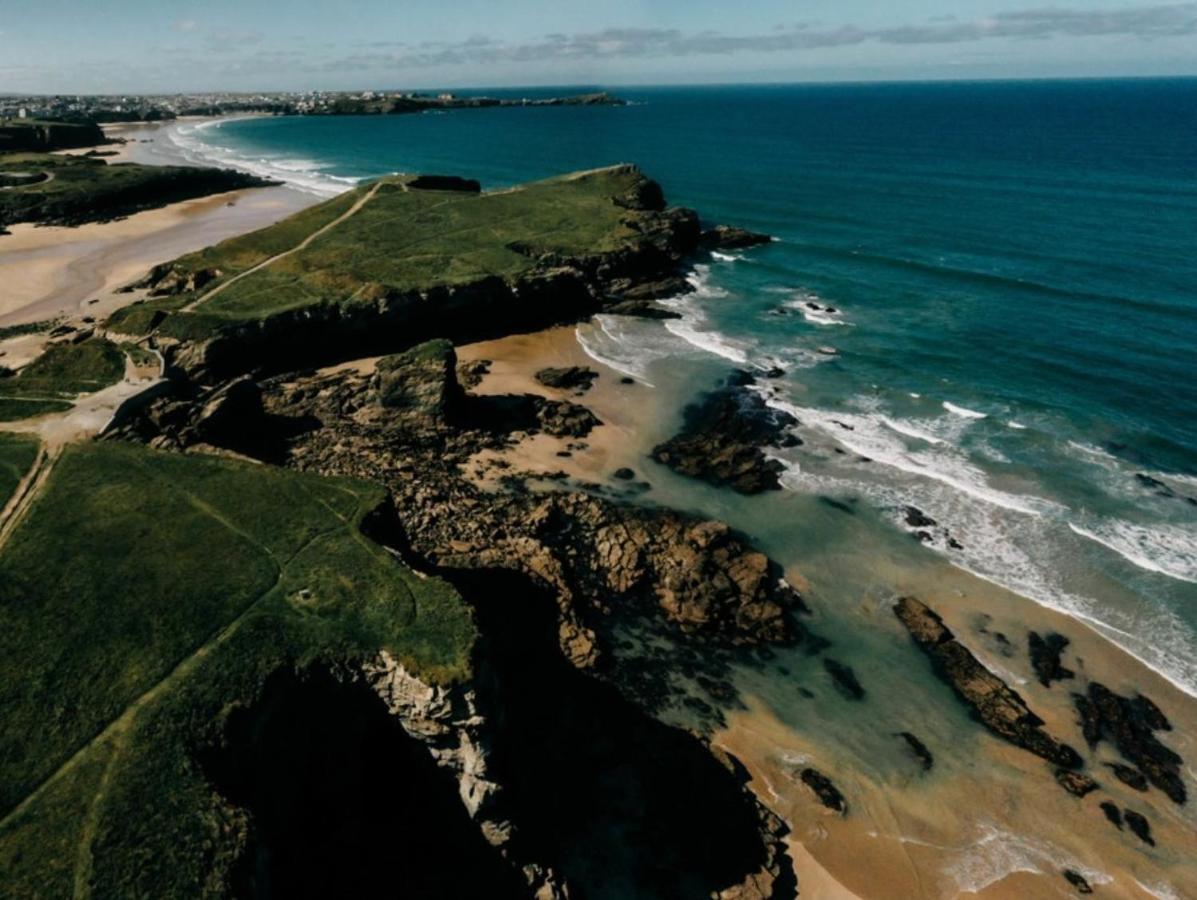 Sunset Waves Sea View Apartment Featuring Panoramic Views & Parking New Quay Exterior foto