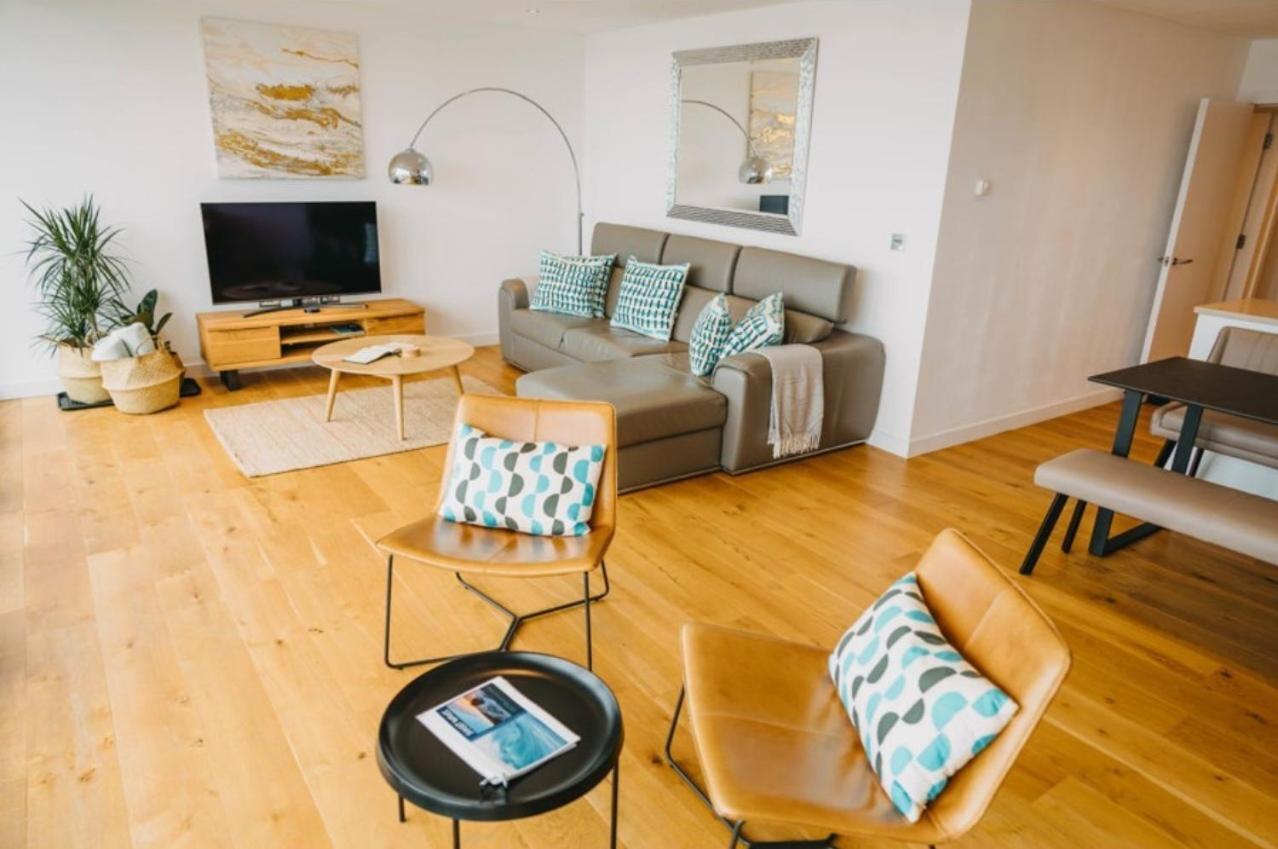 Sunset Waves Sea View Apartment Featuring Panoramic Views & Parking New Quay Exterior foto